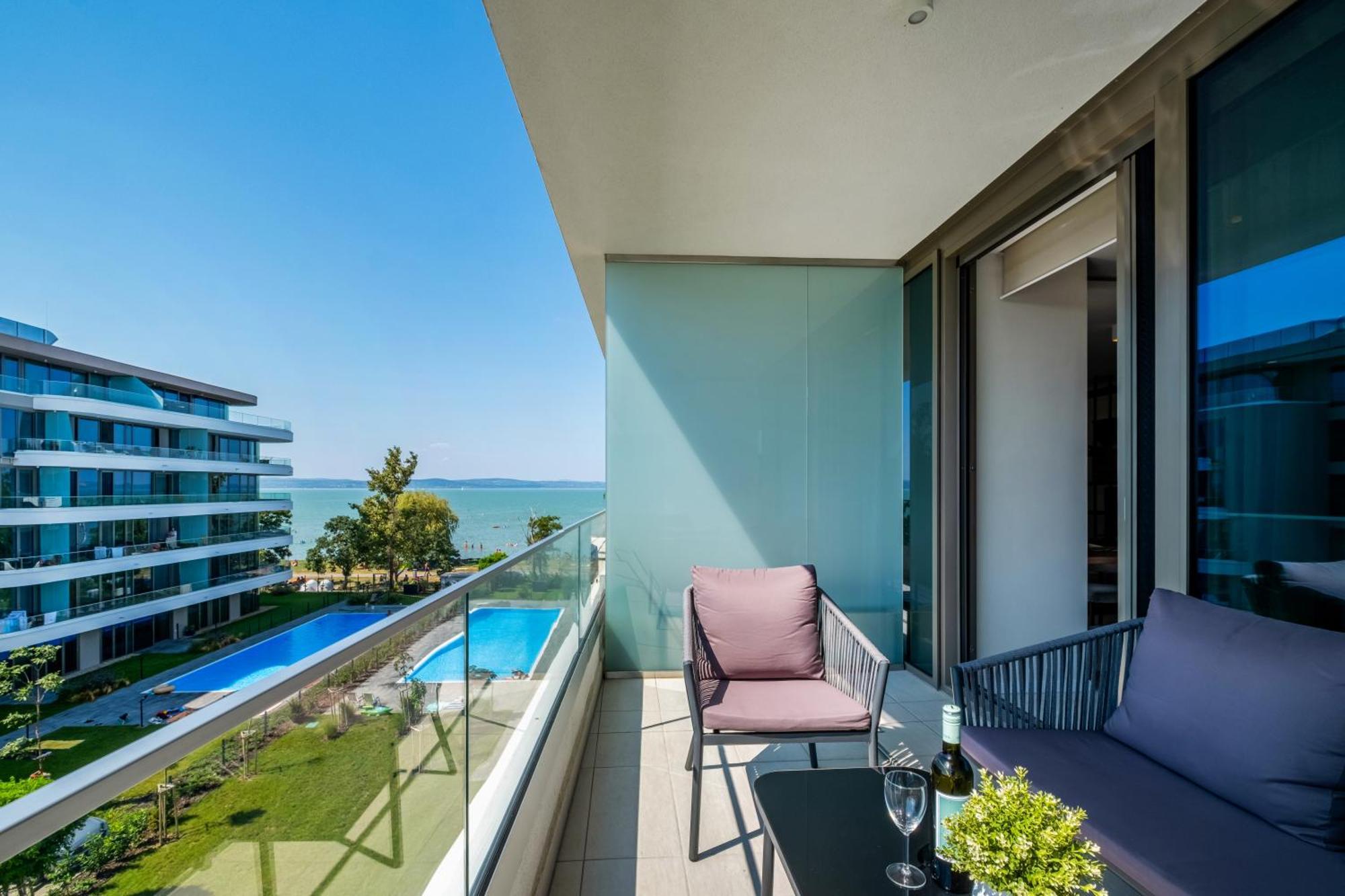 Myflat Wave Luxury 44 Suite Siófok Kültér fotó